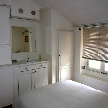 Sleeps 7 Air Con Wifi Apartment *